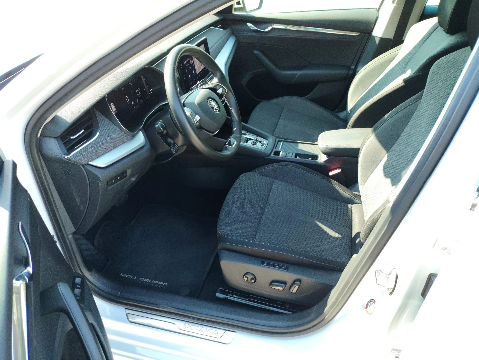 Skoda Octavia 1.4 iV PLUG-IN-HYBRID DSG LED MATRIX SELF-PARING - изображение 9 | Auto.bg Skoda Octavia 1.4 iV PLUG-IN-HYBRID DSG LED MATRIX SELF-PARING - изображение 9