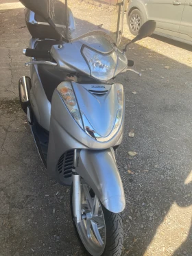 Honda Sh ABS | Auto.bg — изображение 2 Honda Sh ABS | Auto.bg — изображение 2