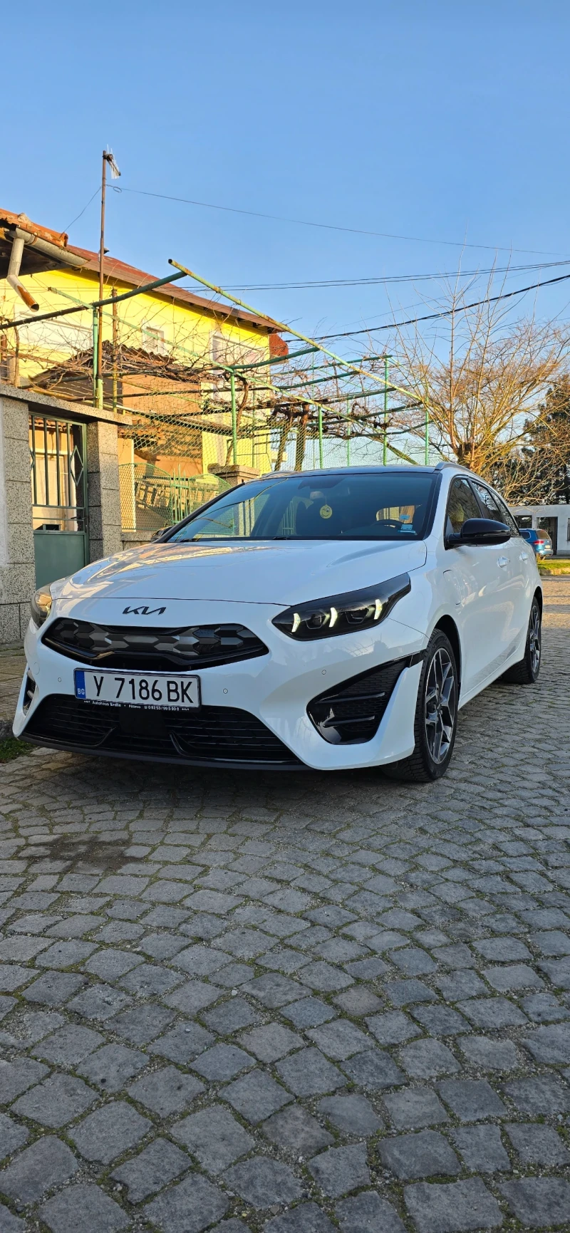 Kia Ceed Plug In Hybrid - 22300 € / 43615.01 лв. - 57635626 1 | Car24.bg Kia Ceed Plug In Hybrid - 22300 € / 43615.01 лв. - 57635626 1