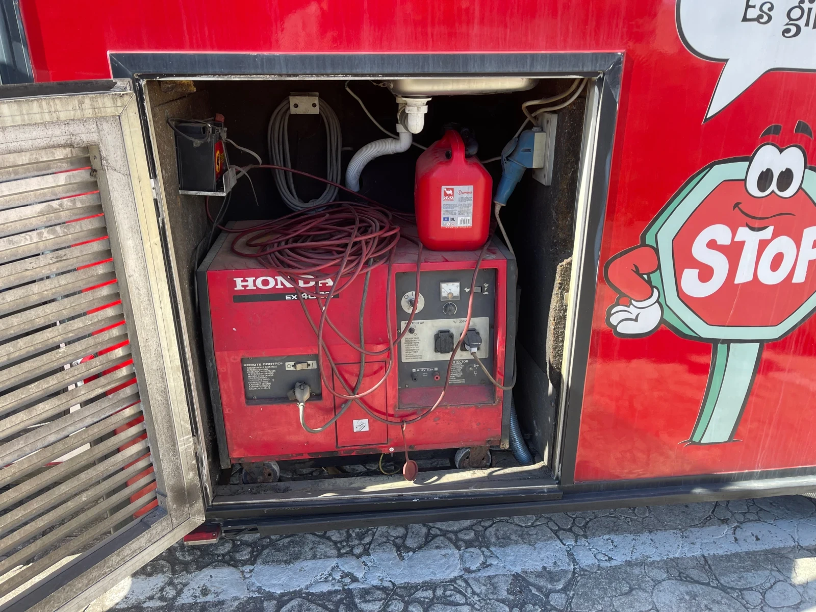 Fiat Ducato Мобилна кухня - изображение 9 | Auto.bg Fiat Ducato Мобилна кухня - изображение 9