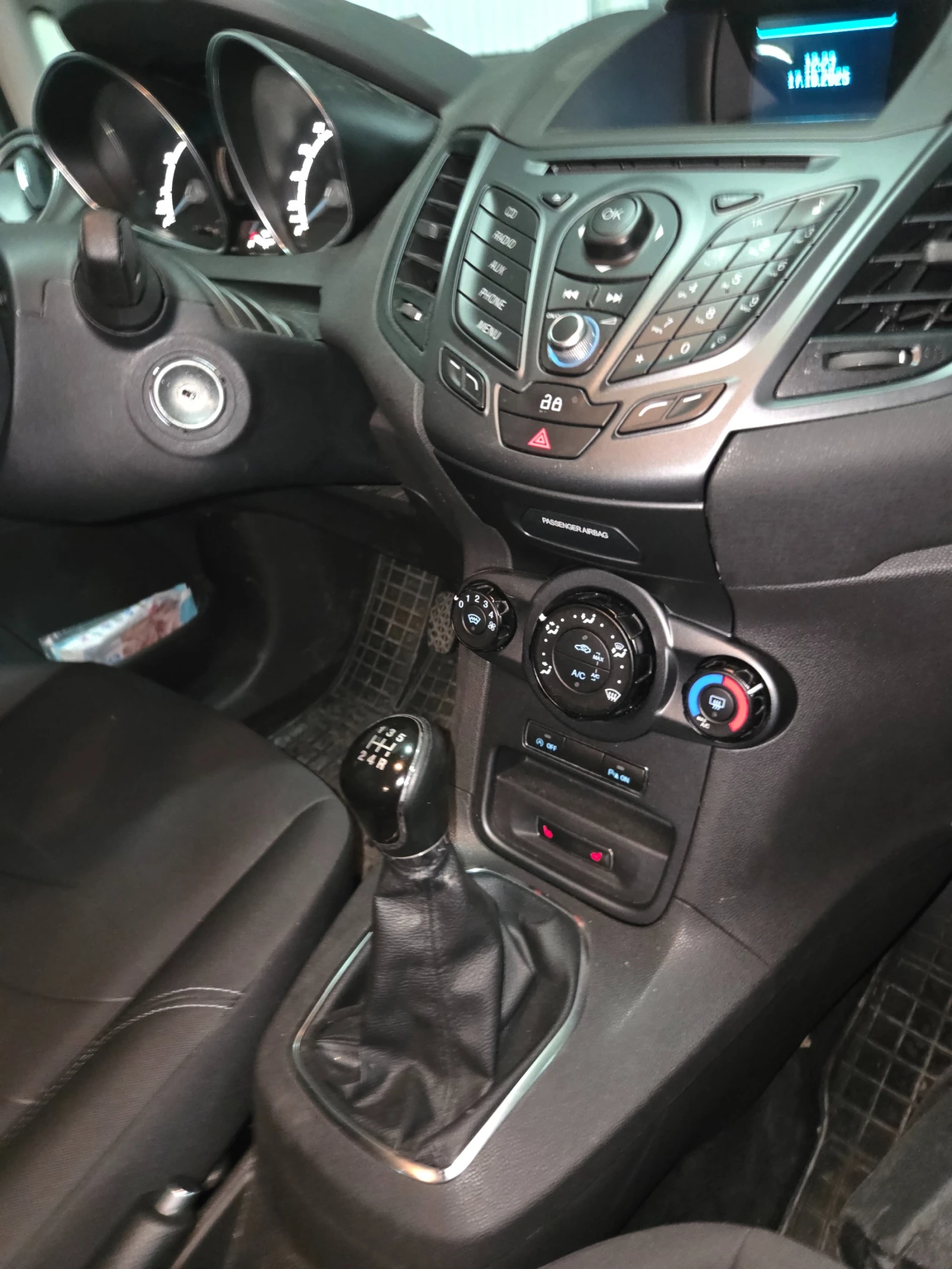 Ford Fiesta 1.0 Ecoboost - изображение 8 | Auto.bg Ford Fiesta 1.0 Ecoboost - изображение 8