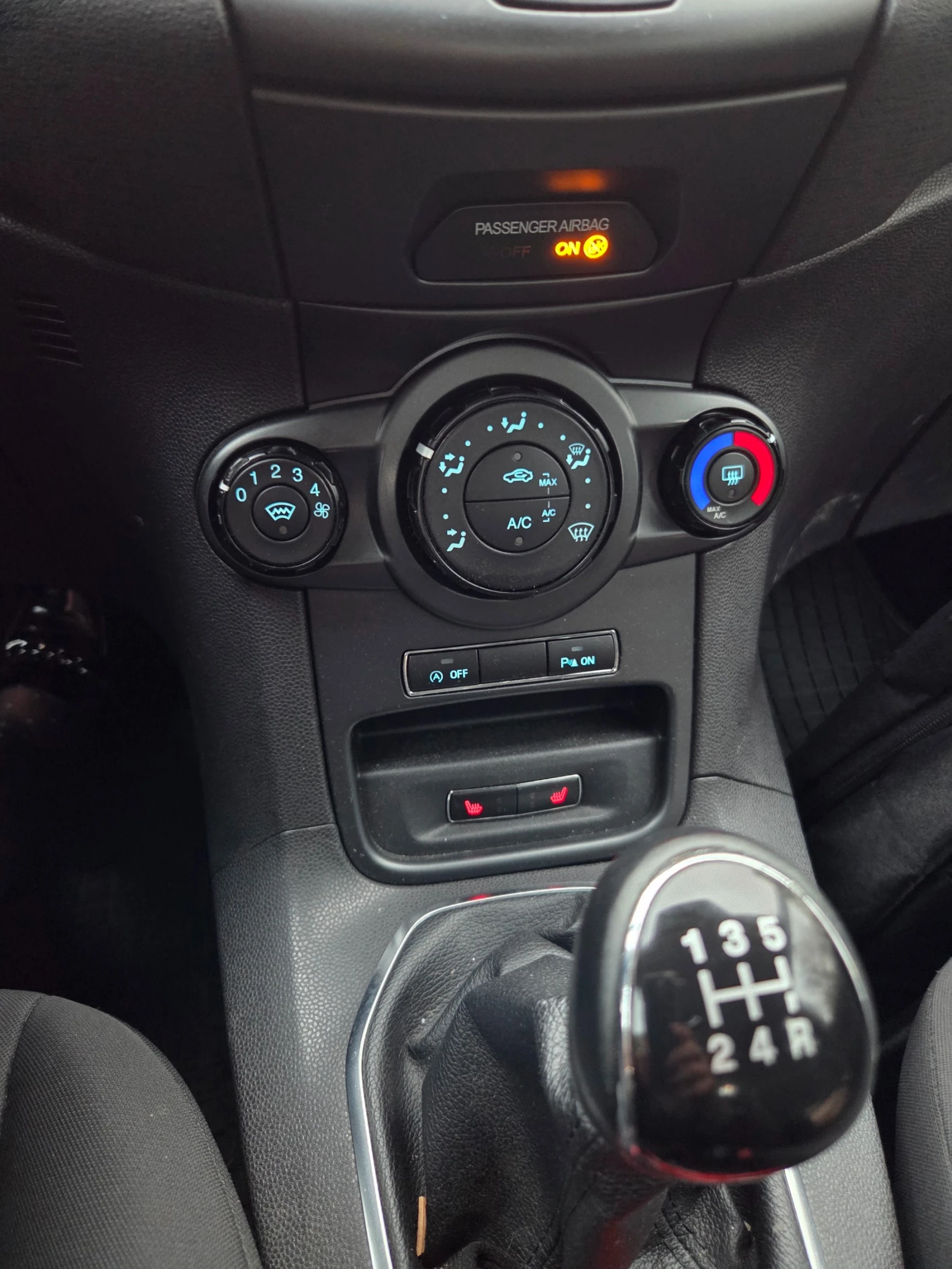 Ford Fiesta 1.0 Ecoboost - изображение 5 | Auto.bg Ford Fiesta 1.0 Ecoboost - изображение 5