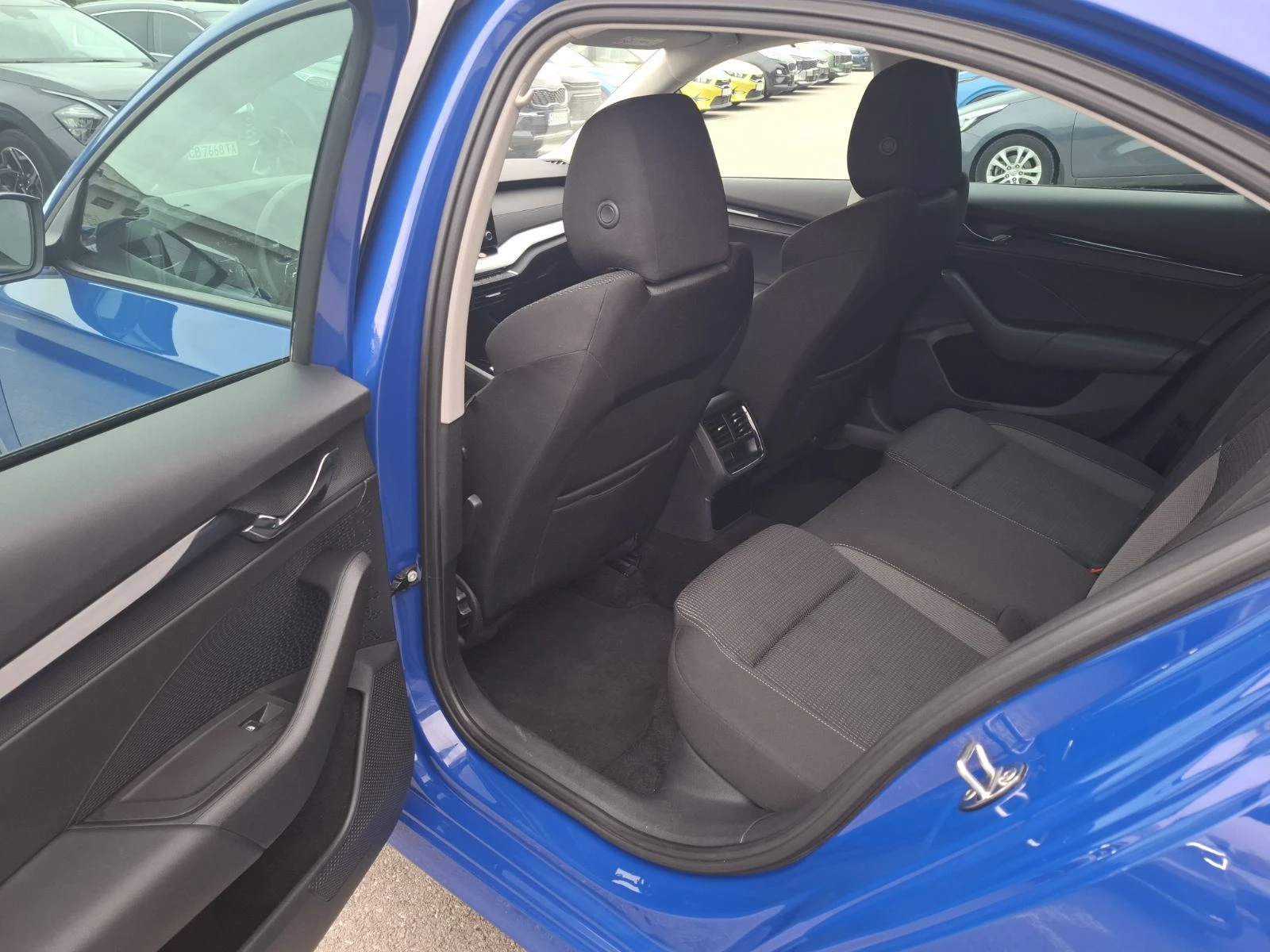 Skoda Octavia 2.0 tdi Гаранция - изображение 7 | Auto.bg Skoda Octavia 2.0 tdi Гаранция - изображение 7