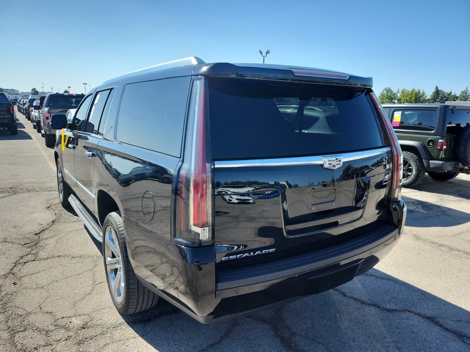 Cadillac Escalade PREMIUM LUXURY * * CARFAX * * АВТО КРЕДИТ * *  - изображение 4 | Auto.bg Cadillac Escalade PREMIUM LUXURY * * CARFAX * * АВТО КРЕДИТ * *  - изображение 4
