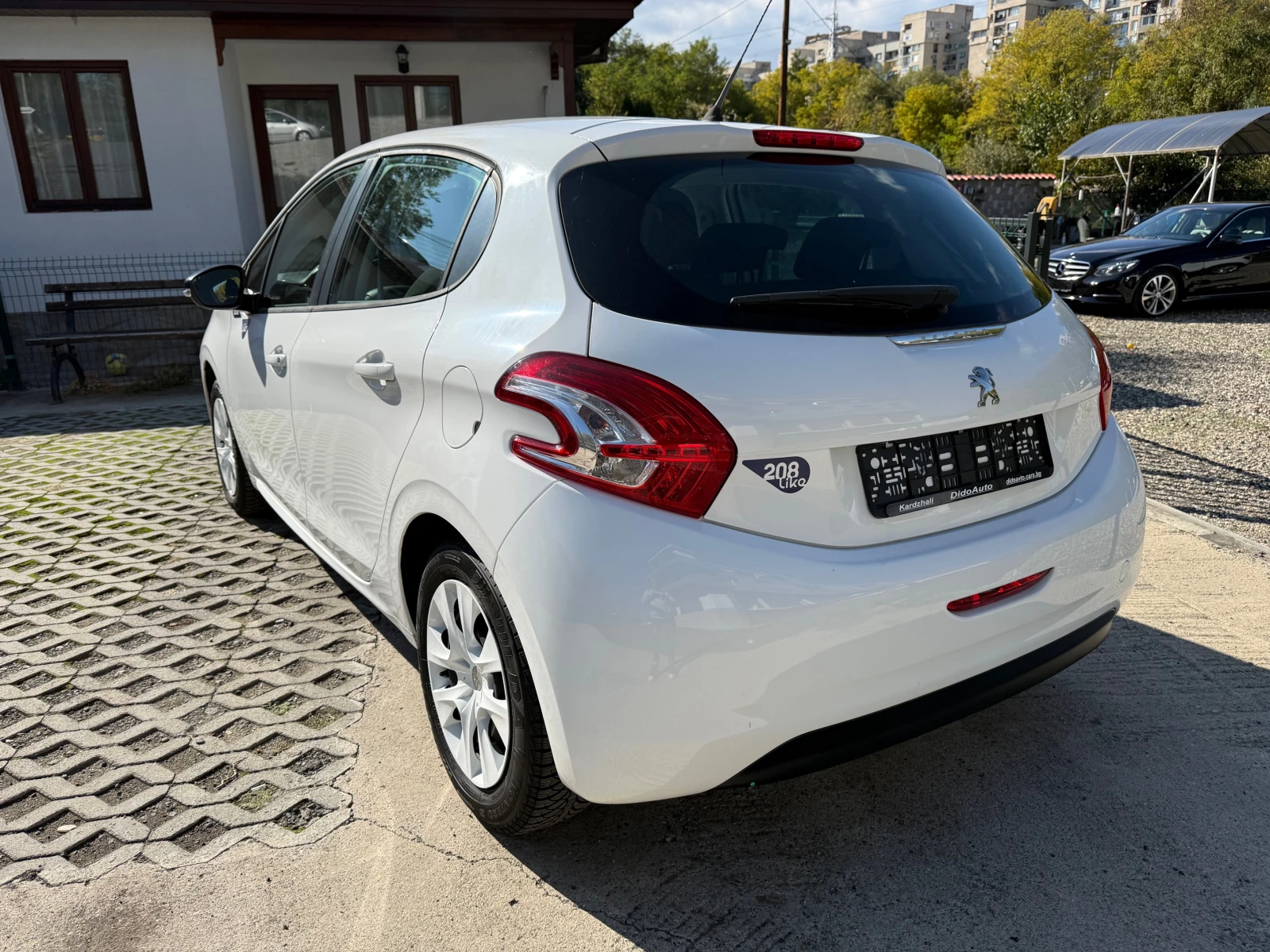 Peugeot 208 1.0i Like - изображение 6 | Auto.bg Peugeot 208 1.0i Like - изображение 6