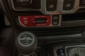 Jeep Wrangler 3.6/Rubicon/Подгрев/Подгрев Волан/Камера/ - 45900 € / 89772.60 лв. - 51857303 14 | Car24.bg Jeep Wrangler 3.6/Rubicon/Подгрев/Подгрев Волан/Камера/ - 45900 € / 89772.60 лв. - 51857303 14