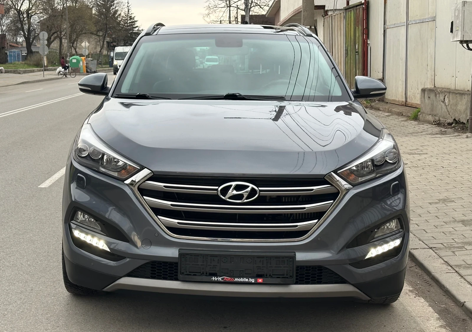 Hyundai Tucson 2.0 CRDI /4x4/Кожа/Панорама/Автоматик/ШВЕЙЦАРИЯ - изображение 8 | Auto.bg Hyundai Tucson 2.0 CRDI /4x4/Кожа/Панорама/Автоматик/ШВЕЙЦАРИЯ - изображение 8