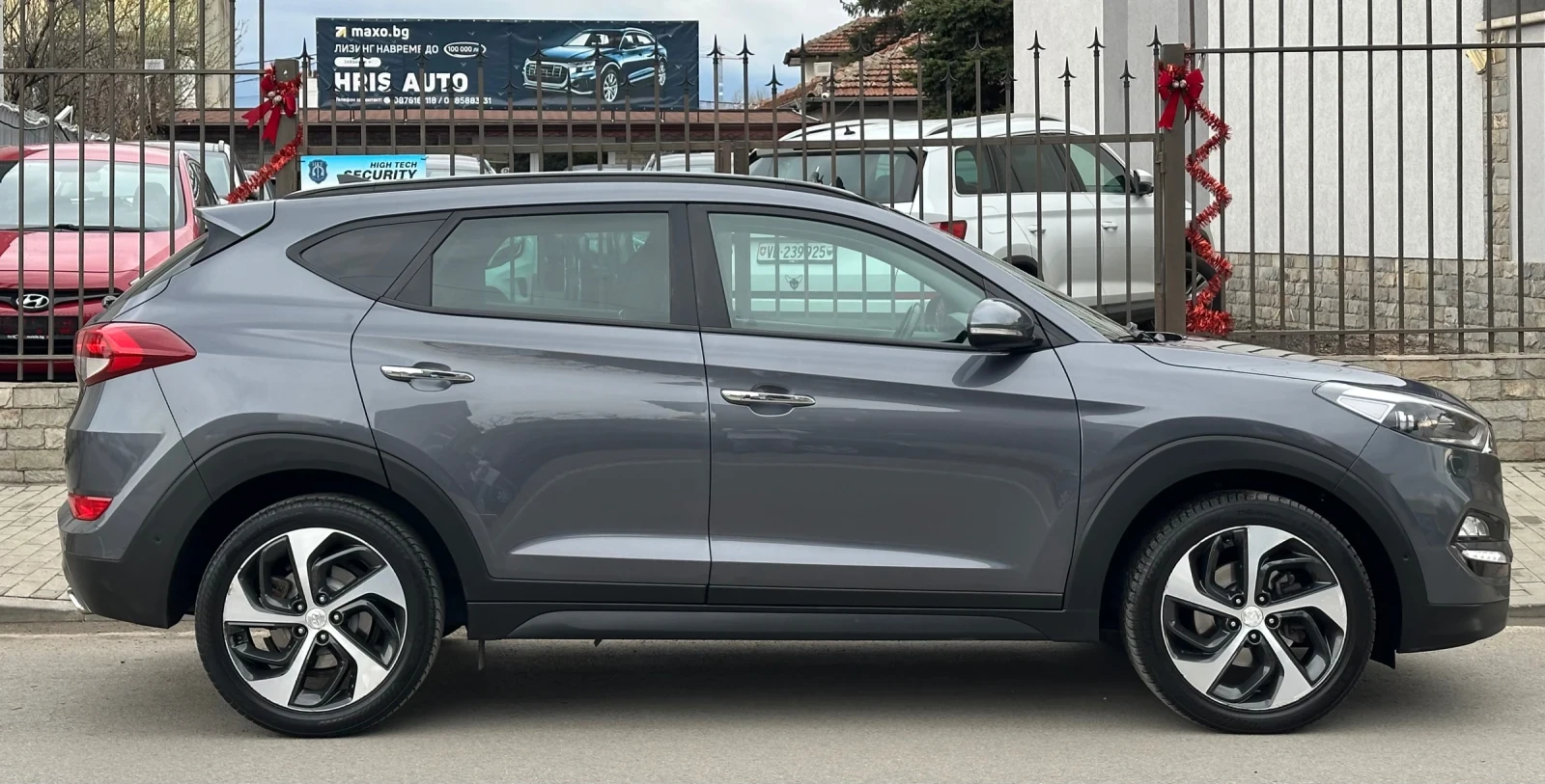 Hyundai Tucson 2.0 CRDI /4x4/Кожа/Панорама/Автоматик/ШВЕЙЦАРИЯ - изображение 2 | Auto.bg Hyundai Tucson 2.0 CRDI /4x4/Кожа/Панорама/Автоматик/ШВЕЙЦАРИЯ - изображение 2
