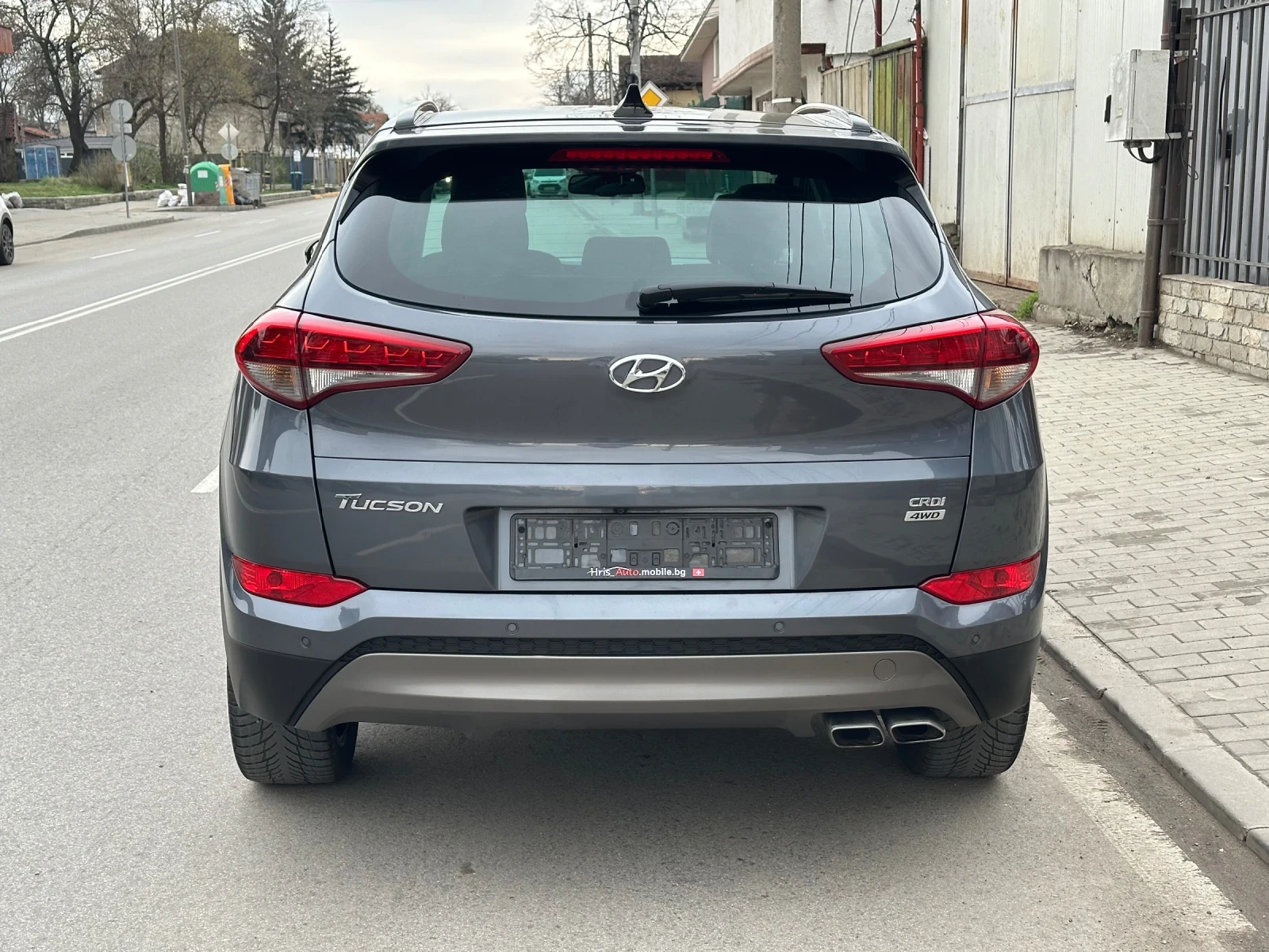 Hyundai Tucson 2.0 CRDI /4x4/Кожа/Панорама/Автоматик/ШВЕЙЦАРИЯ - изображение 4 | Auto.bg Hyundai Tucson 2.0 CRDI /4x4/Кожа/Панорама/Автоматик/ШВЕЙЦАРИЯ - изображение 4