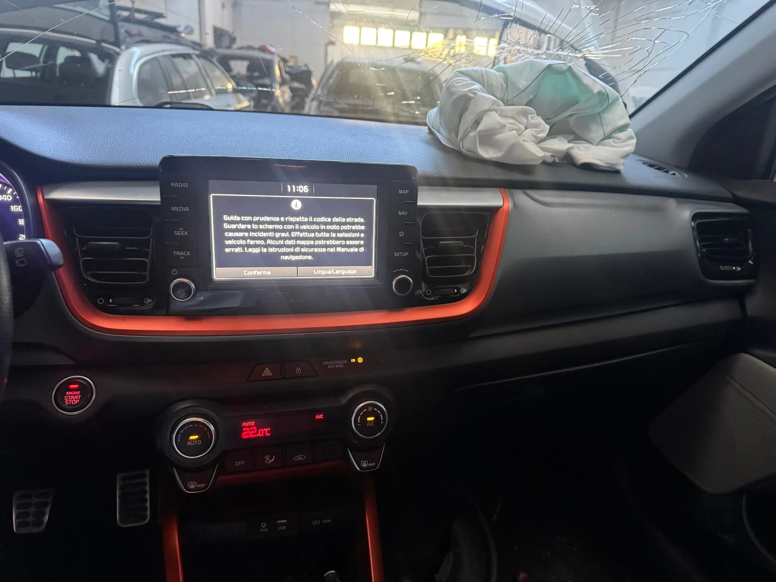 Kia Stonic 1.0gdi G3LC - изображение 10 | Auto.bg Kia Stonic 1.0gdi G3LC - изображение 10