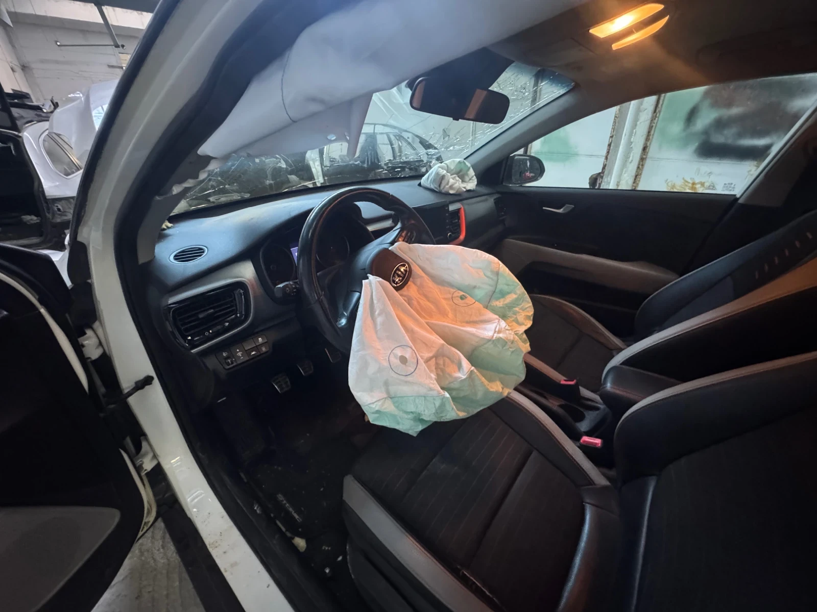 Kia Stonic 1.0gdi G3LC - изображение 7 | Auto.bg Kia Stonic 1.0gdi G3LC - изображение 7