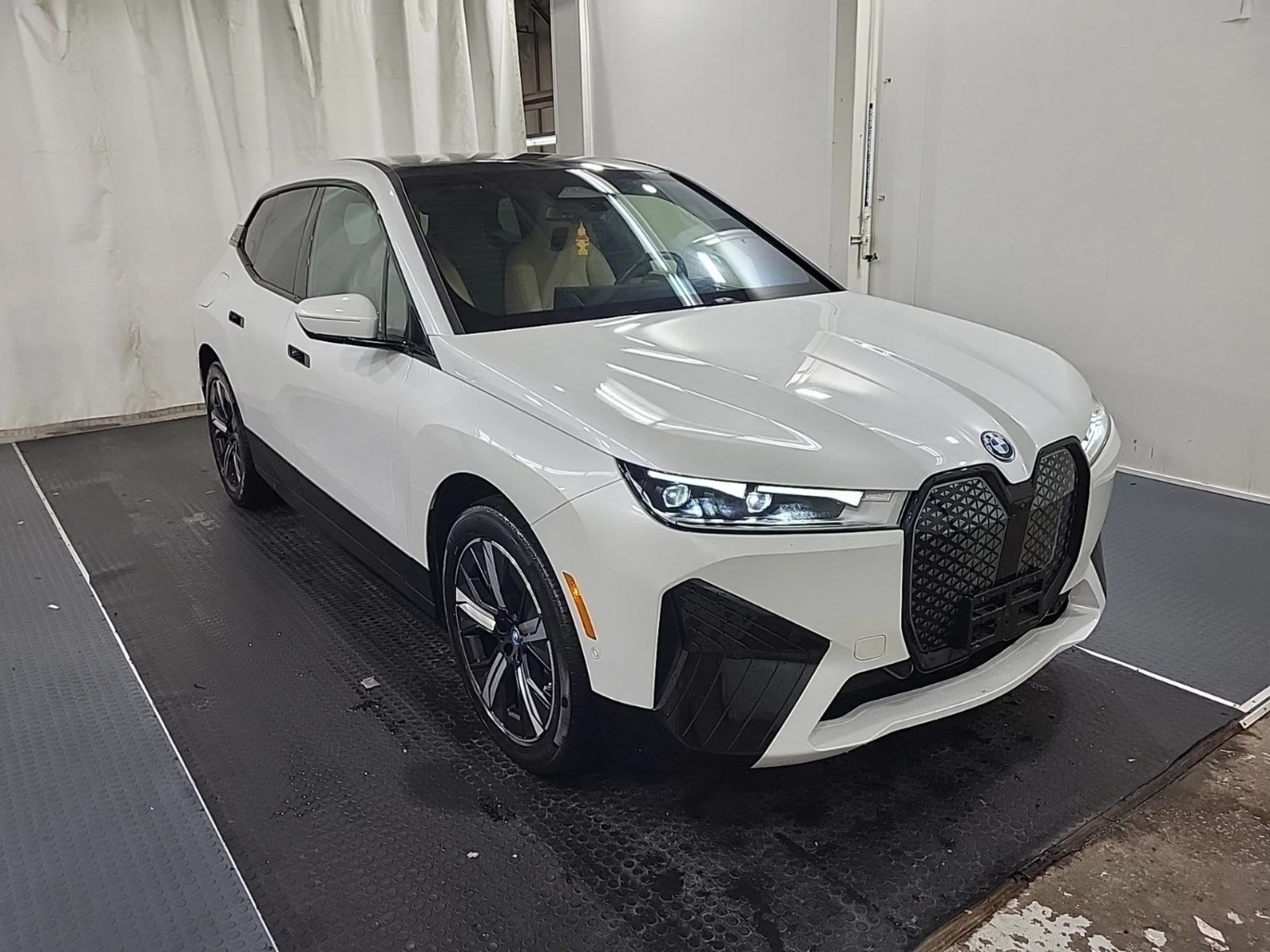 BMW iX Xdrive40 Автокредит Цена до България | Auto.bg — изображение 1 BMW iX Xdrive40 Автокредит Цена до България | Auto.bg — изображение 1
