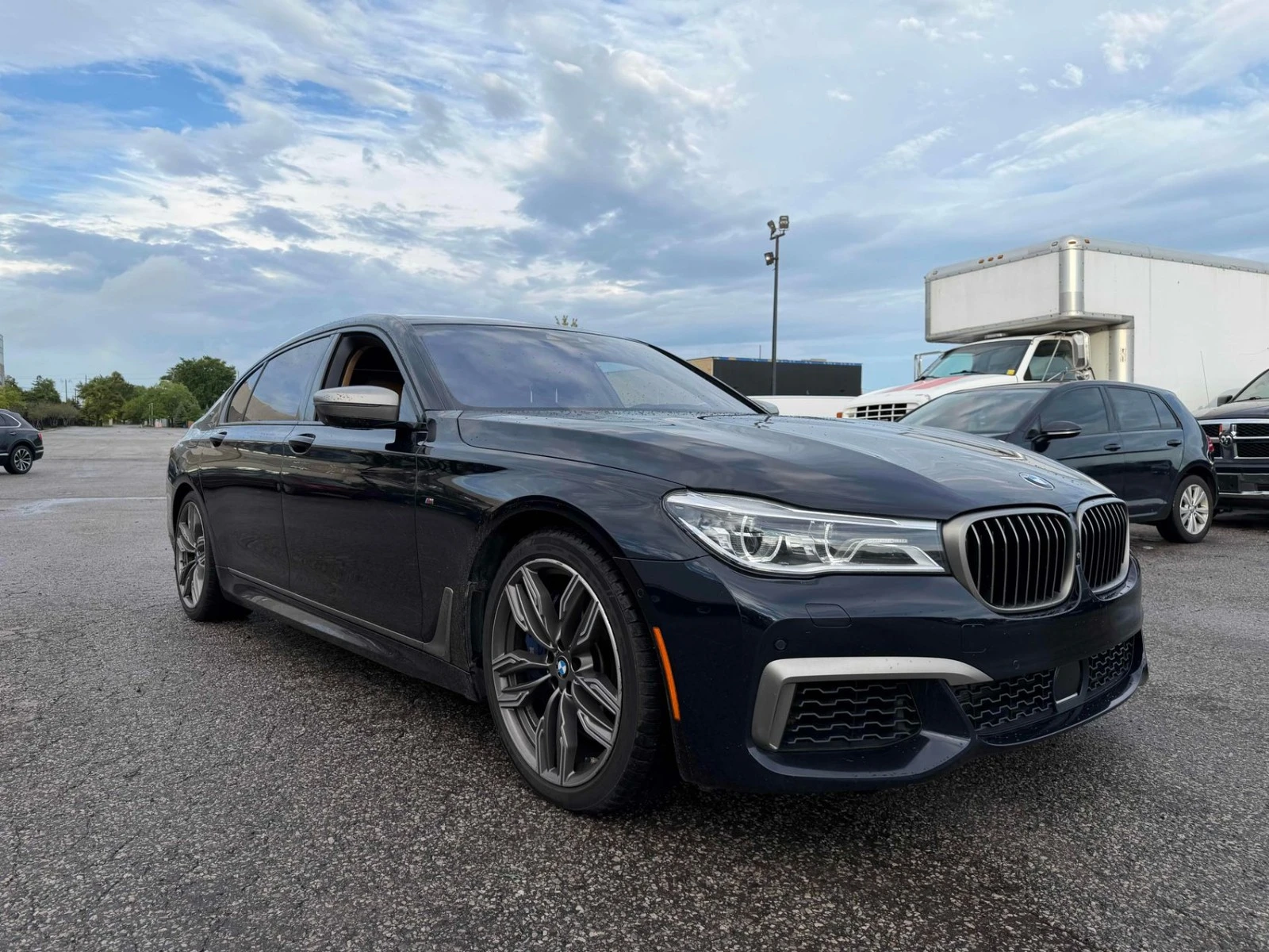 BMW 760 M760Li xDrive Автокредит Цена до България | Auto.bg — изображение 1 BMW 760 M760Li xDrive Автокредит Цена до България | Auto.bg — изображение 1