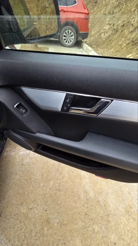 Mercedes-Benz 220 - 3800 € - 70435585 4 | Car24.bg Mercedes-Benz 220 - 3800 € - 70435585 4