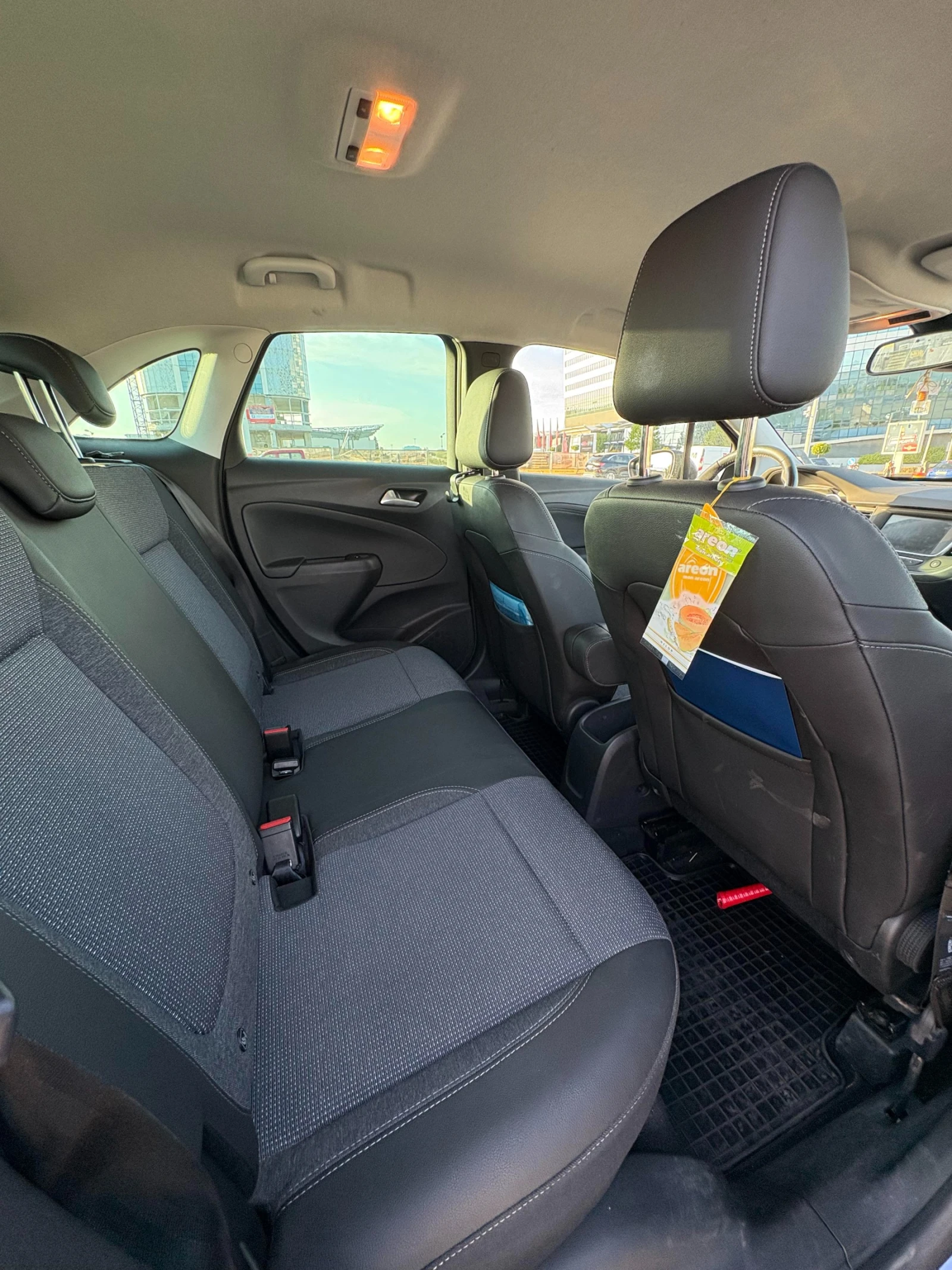 Opel Crossland X Elegance 1.2 AT6 MY22 - изображение 9 | Auto.bg Opel Crossland X Elegance 1.2 AT6 MY22 - изображение 9