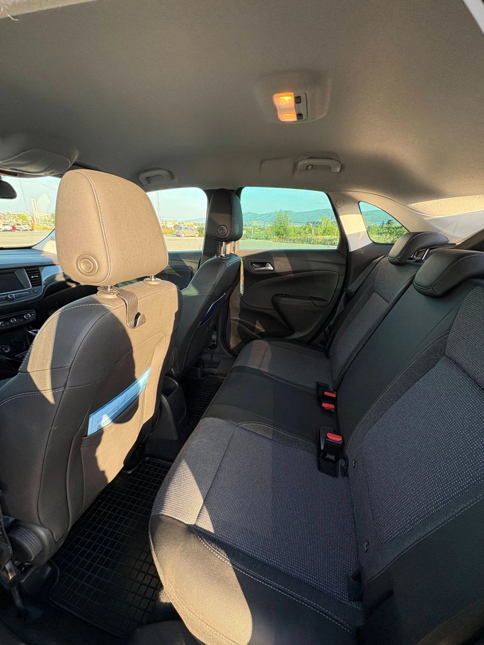 Opel Crossland X Elegance 1.2 AT6 MY22 - изображение 8 | Auto.bg Opel Crossland X Elegance 1.2 AT6 MY22 - изображение 8