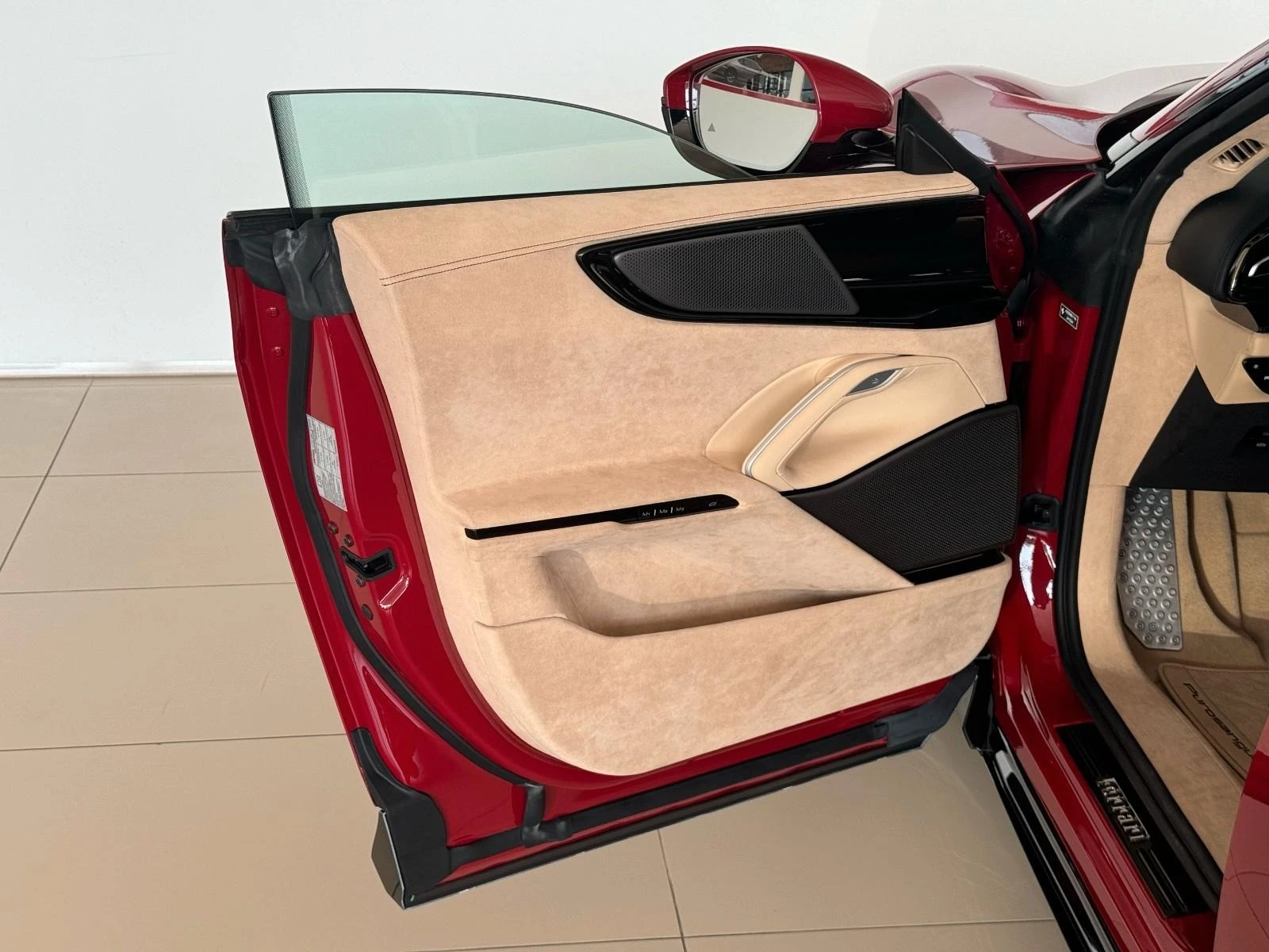 Ferrari Purosangue V12/CERAMIC/CARBON/MATRIX/PANO/360/ - изображение 8 | Auto.bg Ferrari Purosangue V12/CERAMIC/CARBON/MATRIX/PANO/360/ - изображение 8