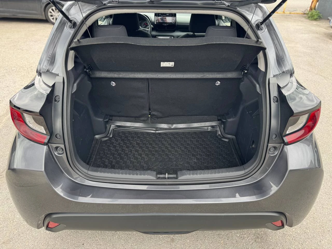 Toyota Yaris 1.5Hybrid e-CVT - изображение 8 | Auto.bg Toyota Yaris 1.5Hybrid e-CVT - изображение 8