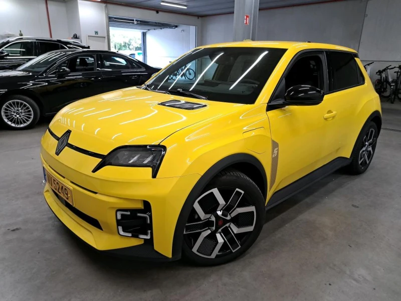 Renault 5 E-Tech Electric Comfort Range LED CarPlay LED - 28095 € - 11318070 1 | Car24.bg Renault 5 E-Tech Electric Comfort Range LED CarPlay LED - 28095 € - 11318070 1