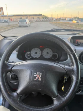 Peugeot Partner 1.6i /Панорама/Климатик - 2990 € - 96646597 6 | Car24.bg Peugeot Partner 1.6i /Панорама/Климатик - 2990 € - 96646597 6