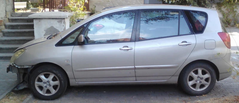 Toyota Corolla verso - 900 € - 16785336 1 | Car24.bg Toyota Corolla verso - 900 € - 16785336 1