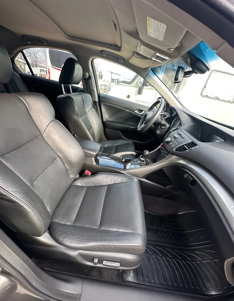 Honda Accord 2.4i Executive , снимка 13 - Автомобили и джипове - 49235833