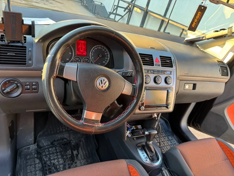 VW Touran CROSS, снимка 6 - Автомобили и джипове - 49379854