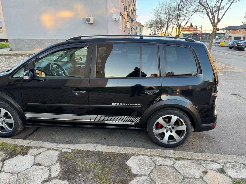 VW Touran CROSS, снимка 2 - Автомобили и джипове - 49379854