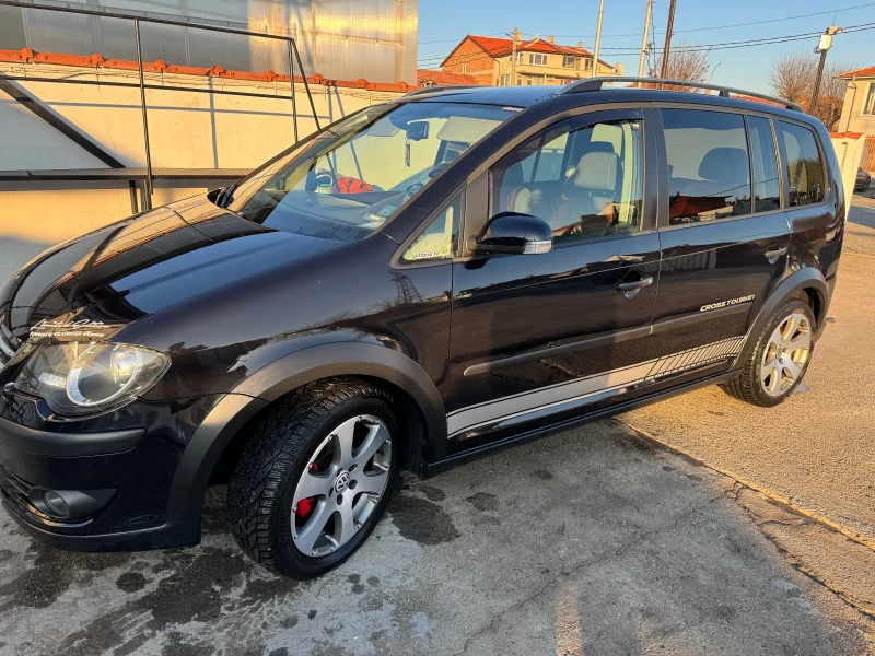 VW Touran CROSS, снимка 15 - Автомобили и джипове - 49379854