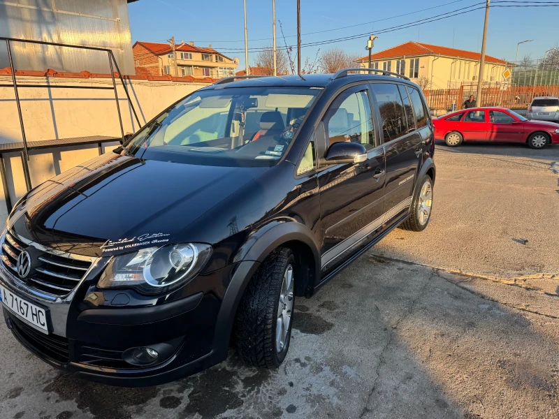 VW Touran CROSS, снимка 11 - Автомобили и джипове - 49379854