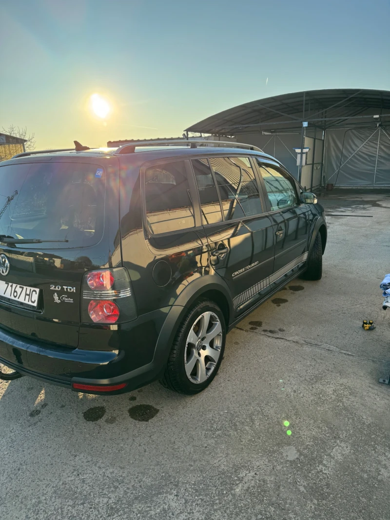 VW Touran CROSS, снимка 12 - Автомобили и джипове - 49379854