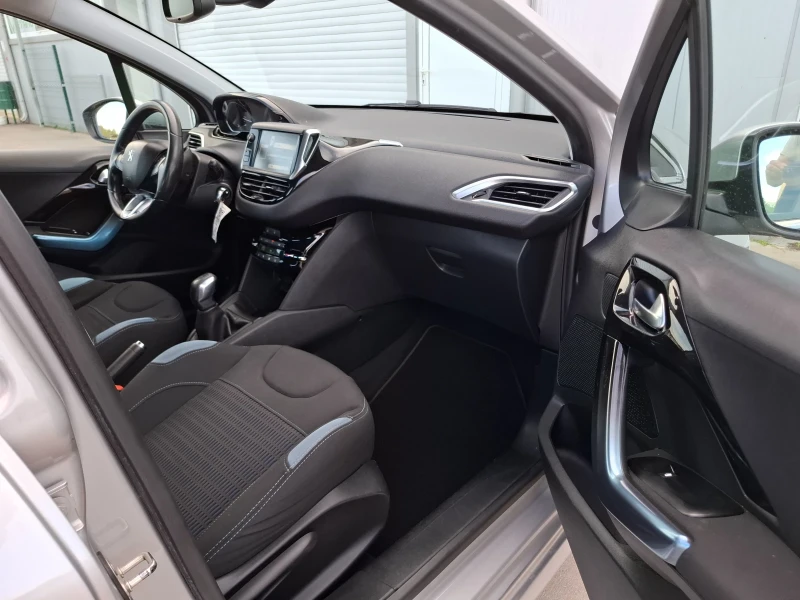 Peugeot 208 1.6e-hdi NAVI, снимка 8 - Автомобили и джипове - 49996333