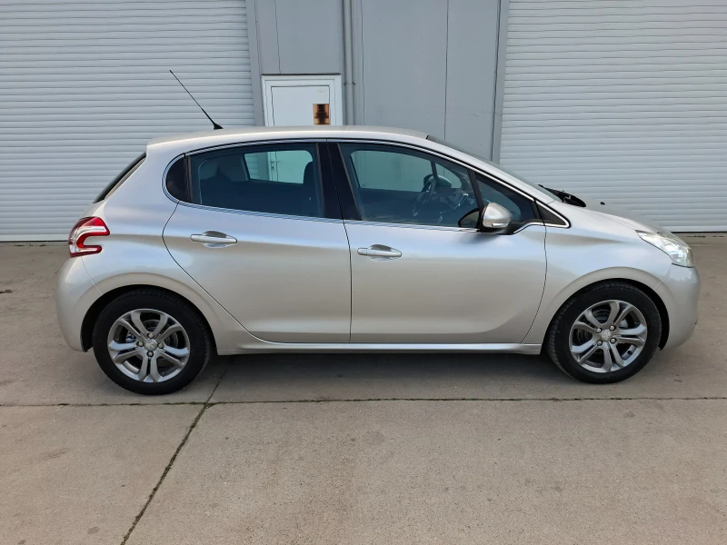 Peugeot 208 1.6e-hdi NAVI, снимка 5 - Автомобили и джипове - 49996333