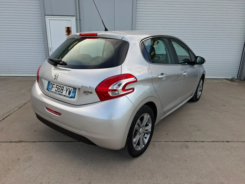 Peugeot 208 1.6e-hdi NAVI, снимка 4 - Автомобили и джипове - 49996333