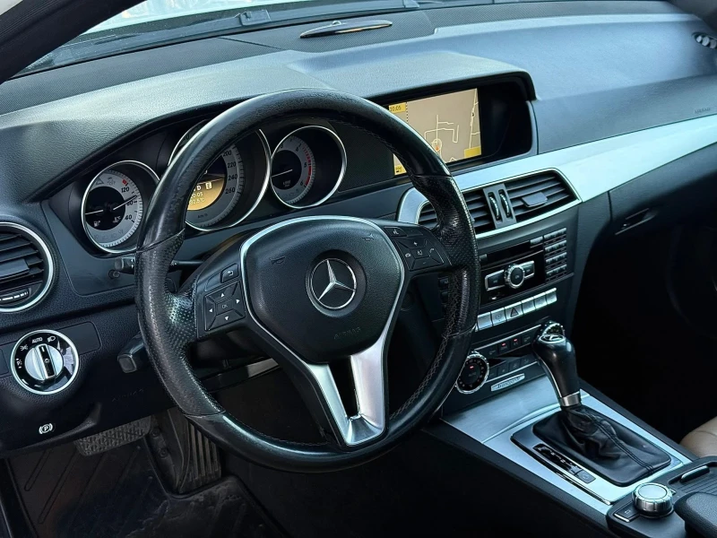 Mercedes-Benz C 250 d* AMG* PANO* DIGITAL* ЛИЗИНГ, снимка 7 - Автомобили и джипове - 51515564