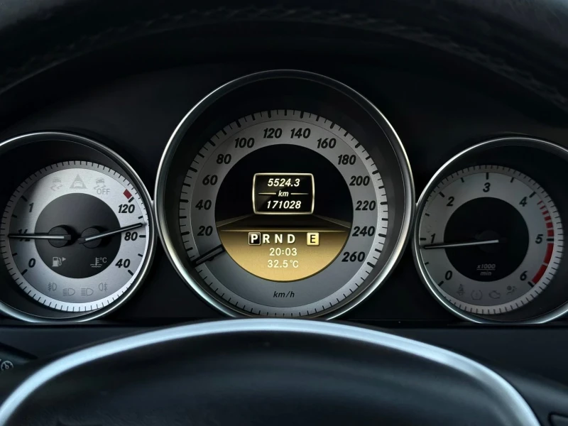 Mercedes-Benz C 250 d* AMG* PANO* DIGITAL* ЛИЗИНГ, снимка 10 - Автомобили и джипове - 51515564