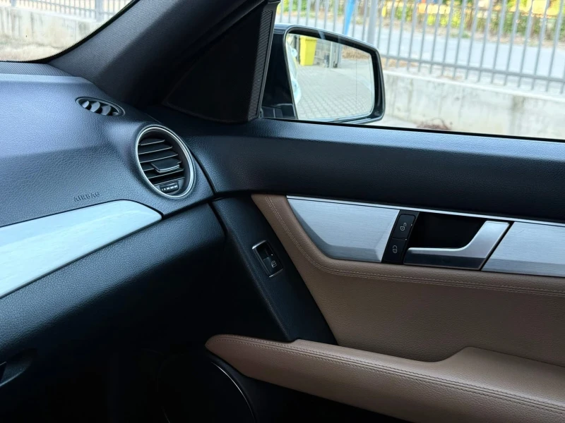 Mercedes-Benz C 250 d* AMG* PANO* DIGITAL* ЛИЗИНГ, снимка 11 - Автомобили и джипове - 51515564