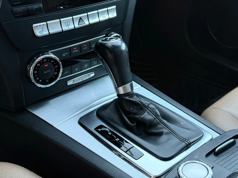 Mercedes-Benz C 250 d* AMG* PANO* DIGITAL* ЛИЗИНГ, снимка 9 - Автомобили и джипове - 51515564
