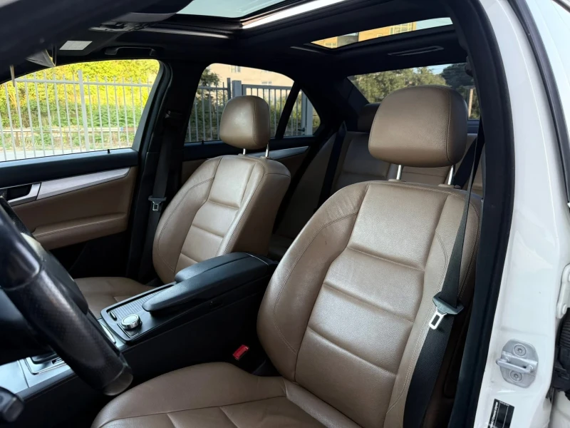 Mercedes-Benz C 250 d* AMG* PANO* DIGITAL* ЛИЗИНГ, снимка 12 - Автомобили и джипове - 51515564