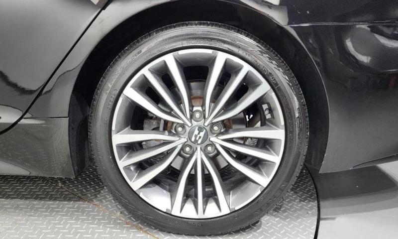 Kia Stinger 2.0 Turbo 2WD * НАЙ-ДОБРА ЦЕНА В БЪЛГАРИЯ* , снимка 5 - Автомобили и джипове - 51965232