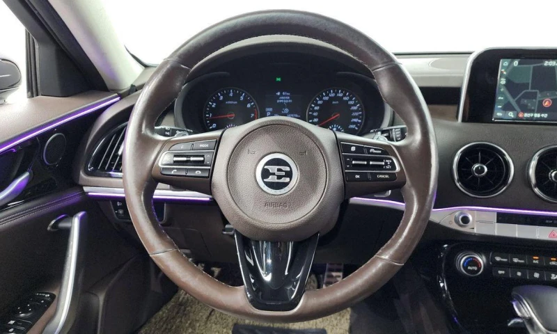 Kia Stinger 2.0 Turbo 2WD * НАЙ-ДОБРА ЦЕНА В БЪЛГАРИЯ* , снимка 13 - Автомобили и джипове - 51965232