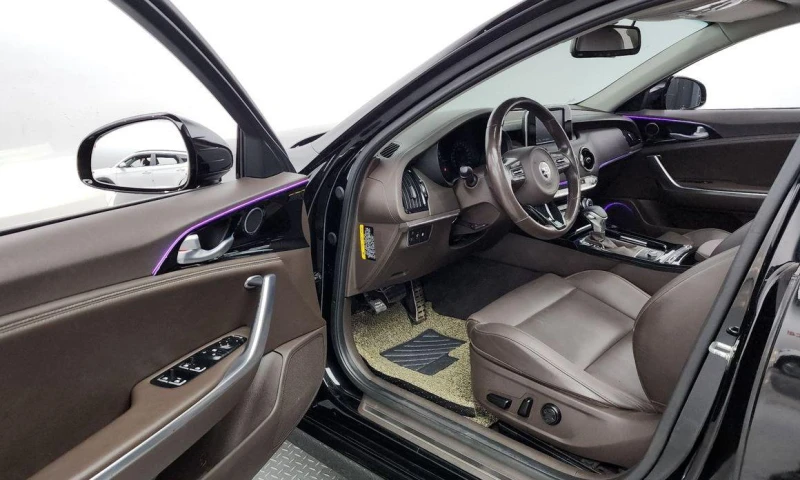 Kia Stinger 2.0 Turbo 2WD * НАЙ-ДОБРА ЦЕНА В БЪЛГАРИЯ* , снимка 10 - Автомобили и джипове - 51965232