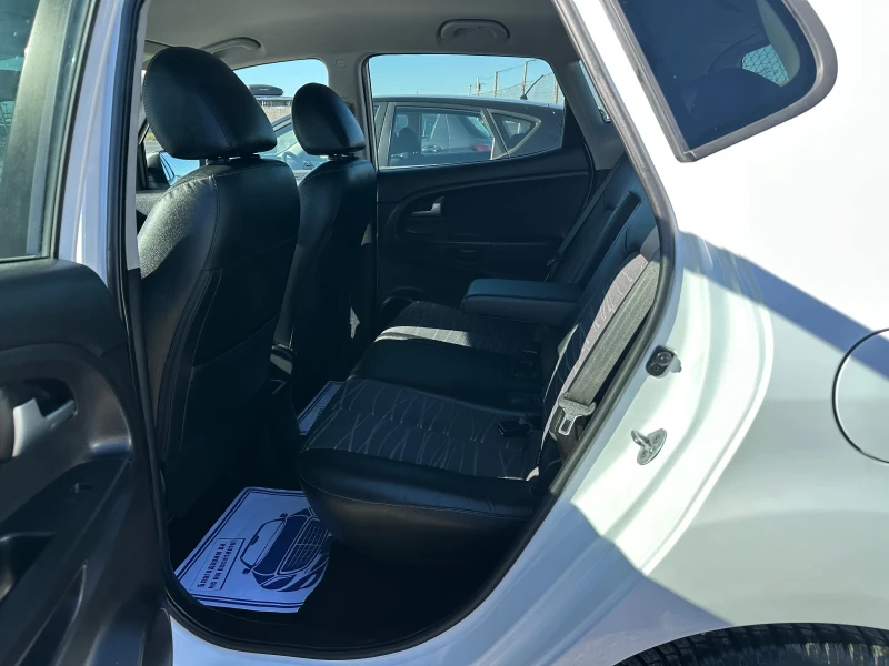 Kia Venga 1.6i/126kc/AUTOMAT/115000km!, снимка 8 - Автомобили и джипове - 52249766