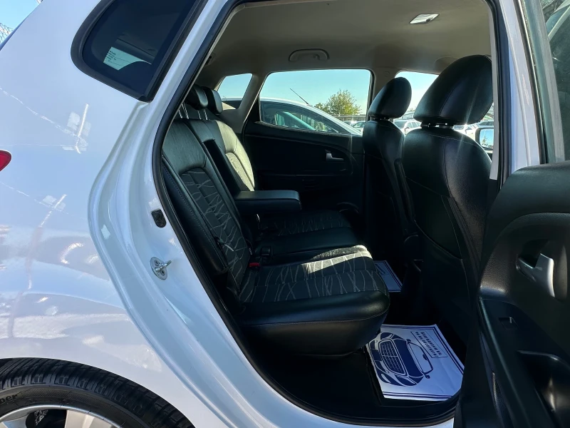 Kia Venga 1.6i/126kc/AUTOMAT/115000km!, снимка 13 - Автомобили и джипове - 52249766