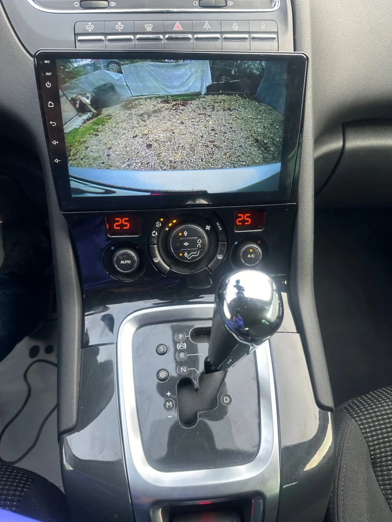 Peugeot 5008 2.0 HDI multi, снимка 15 - Автомобили и джипове - 52401046