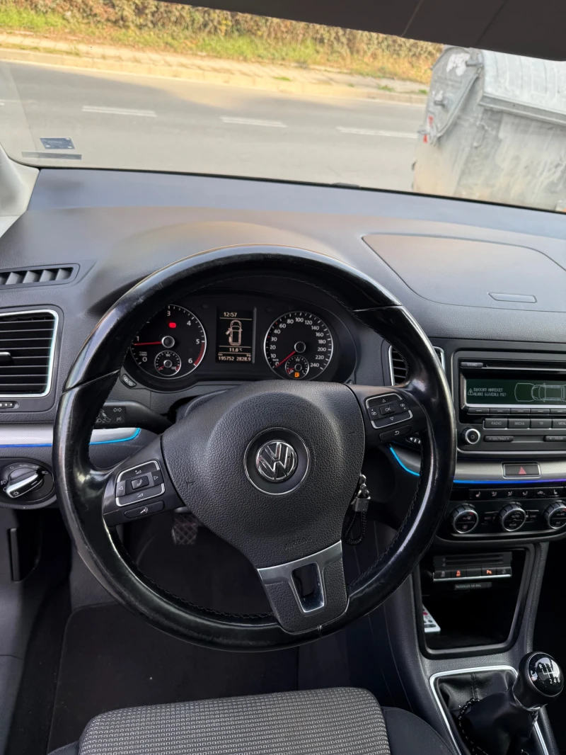 VW Sharan, снимка 6 - Автомобили и джипове - 52651830