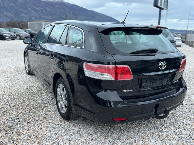 Toyota Avensis 2.0, снимка 4 - Автомобили и джипове - 52887652
