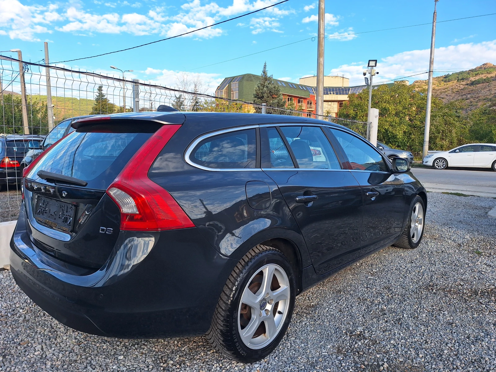 Volvo V60 2.0 D KATO HOBA  - изображение 4