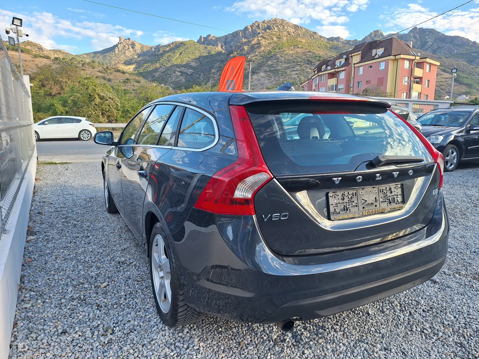 Volvo V60 2.0 D KATO HOBA  - изображение 7