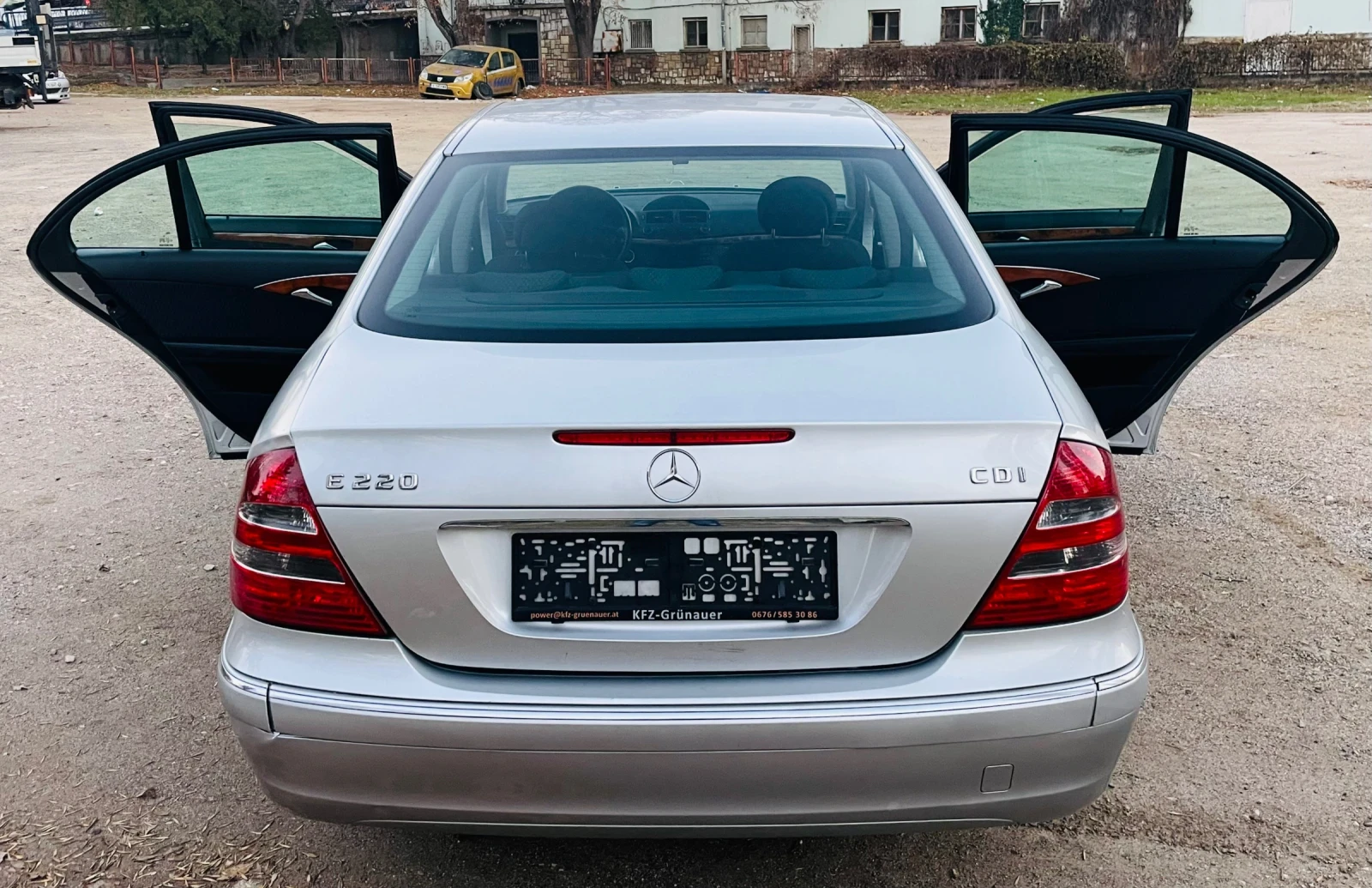 Mercedes-Benz E 220 ELEGANCE 220CDI 6-СК В МН ДОБРО СЪСТОЯНИЕ - изображение 7